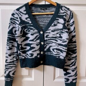 Zebra knit short cardigan